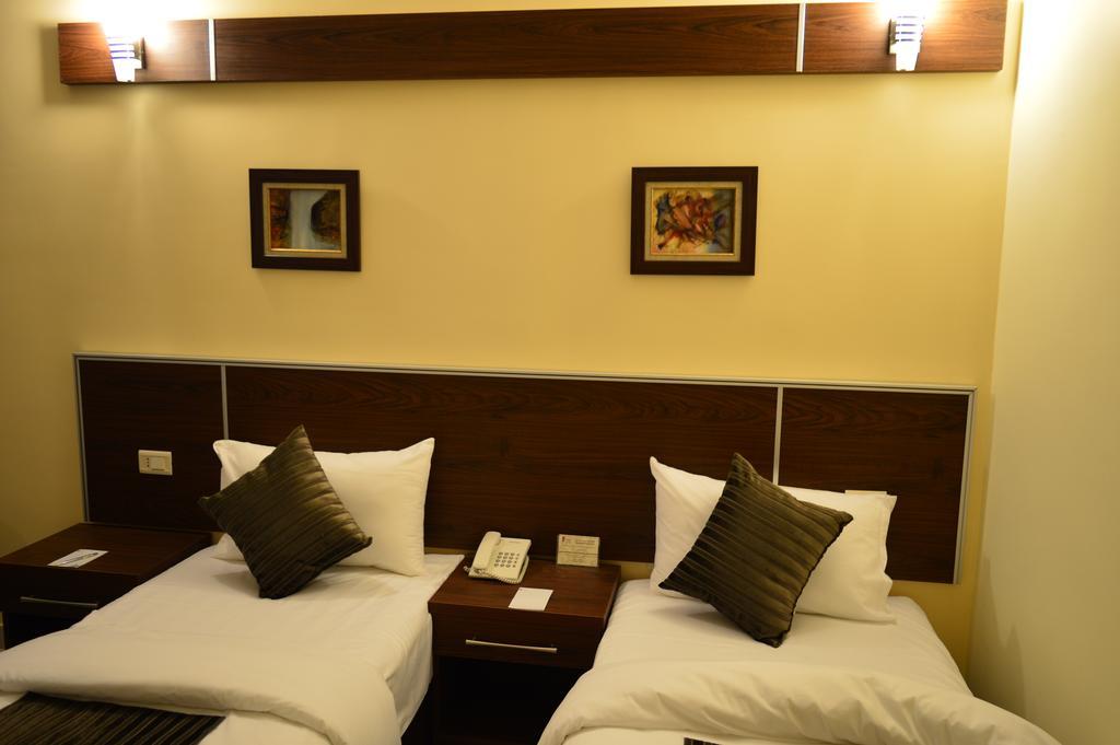 Ream Hotel Amman Cameră foto